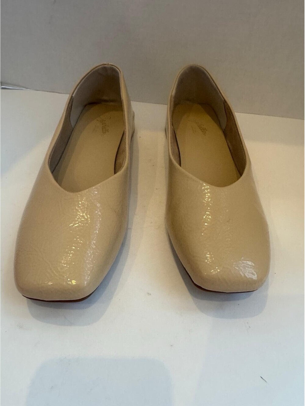 Seychelles Penny V Flats — Beige Crinkle Patent Leather Modern Square Toe Size 8
